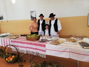 71958105_2379375425492243_6074316695625793536_n